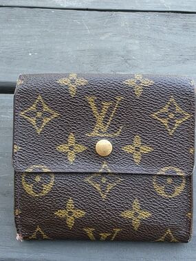 Louis Vuitton Elise Monogram Compact Wallet in Brown/Gold